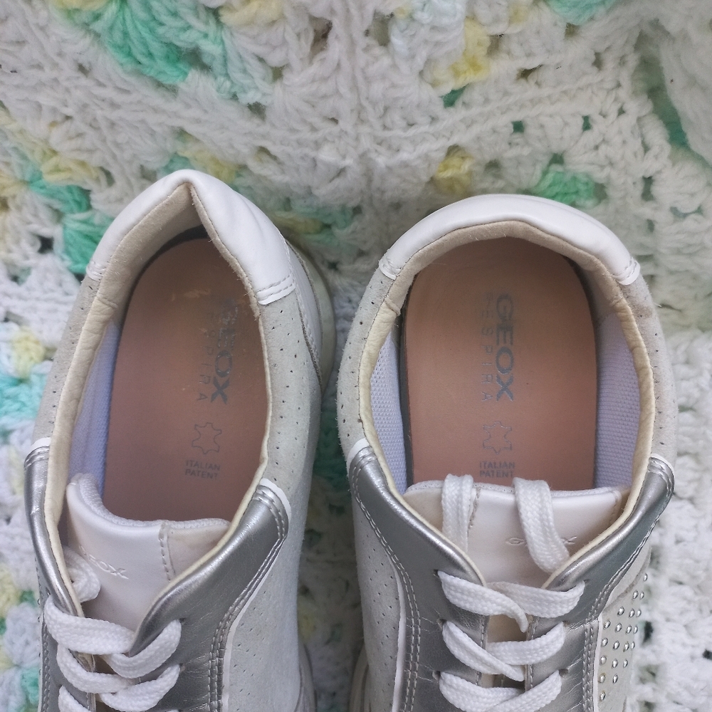 Geox Respira Women's Tabelya Suede Off White/Grey Low-Top Sneakers Size 7 US - Picture 11 of 15